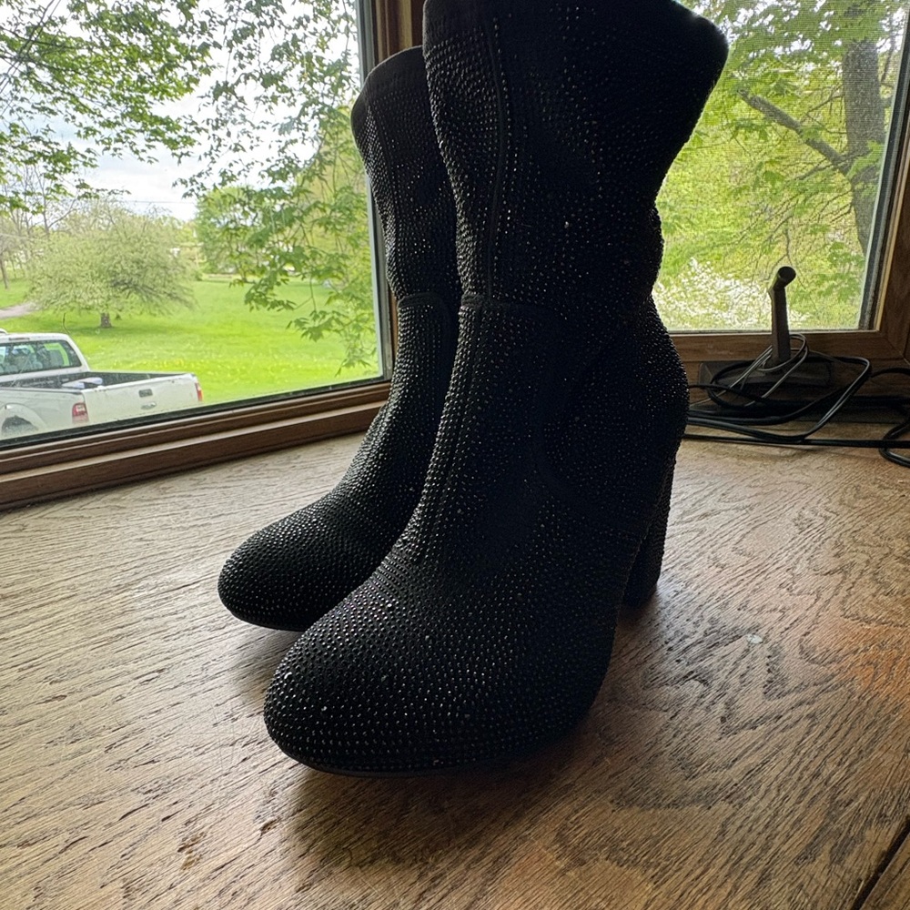 Elegant Black Ankle Boots